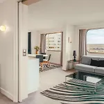 Novotel Centre Tour Eiffel Hotel 4*