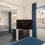 Hotel Novotel Centre Tour Eiffel Paris