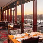 Novotel Centre Tour Eiffel Paris