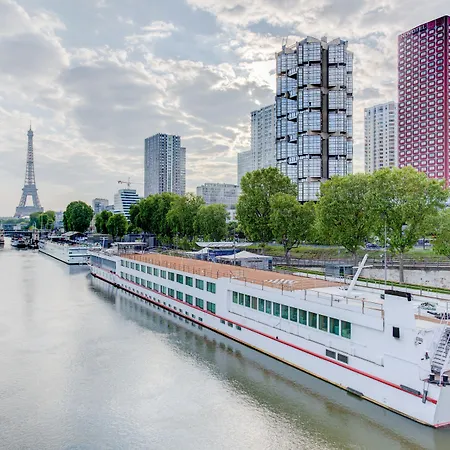 Novotel Centre Tour Eiffel Hotel 4*