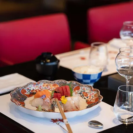 Novotel Centre Tour Eiffel Hotel 4*