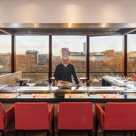Novotel Centre Tour Eiffel Hotel
