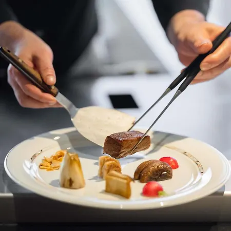 Novotel Centre Tour Eiffel Hotel 4*