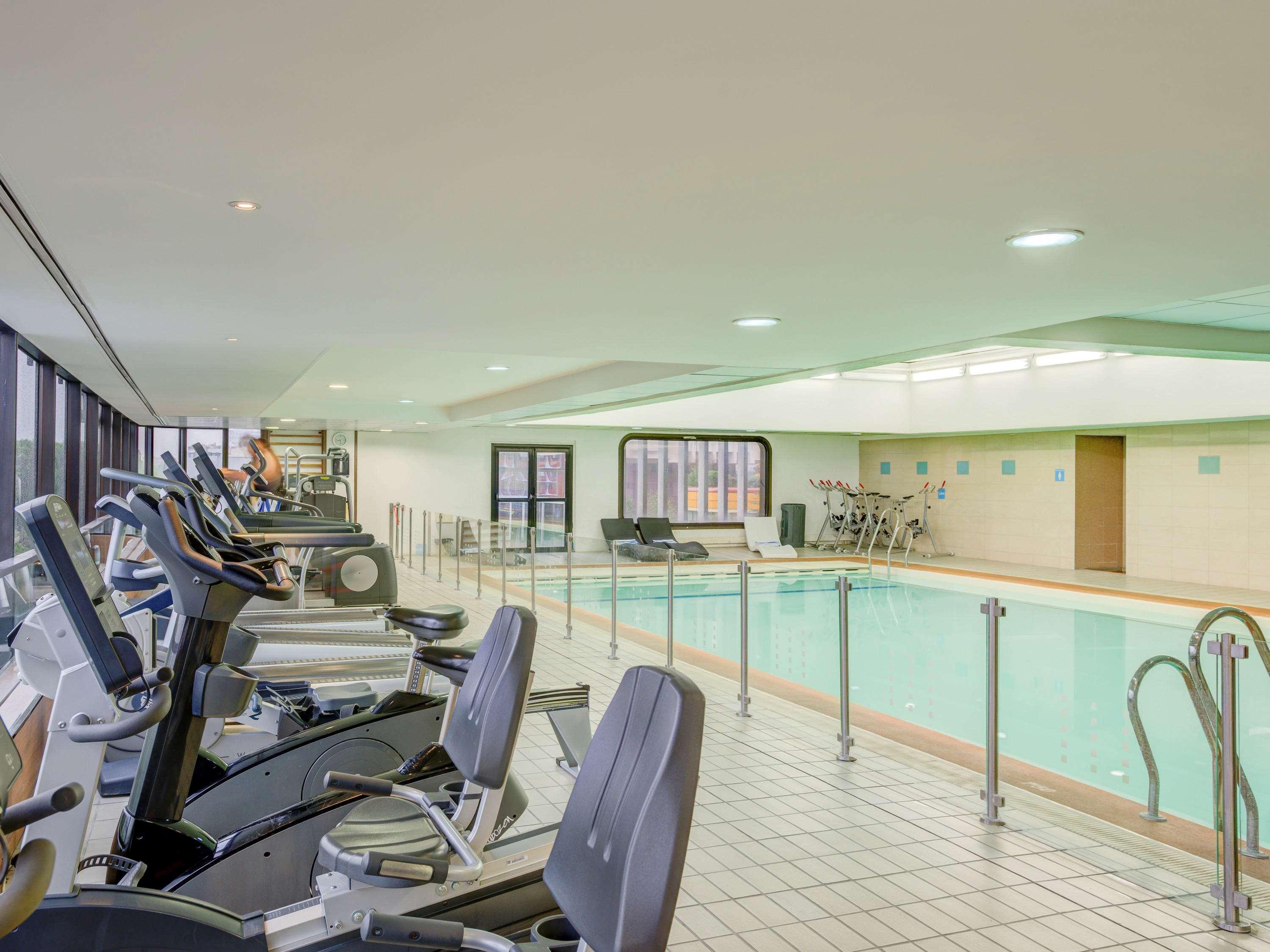 Novotel Centre Tour Eiffel Hotel 4*