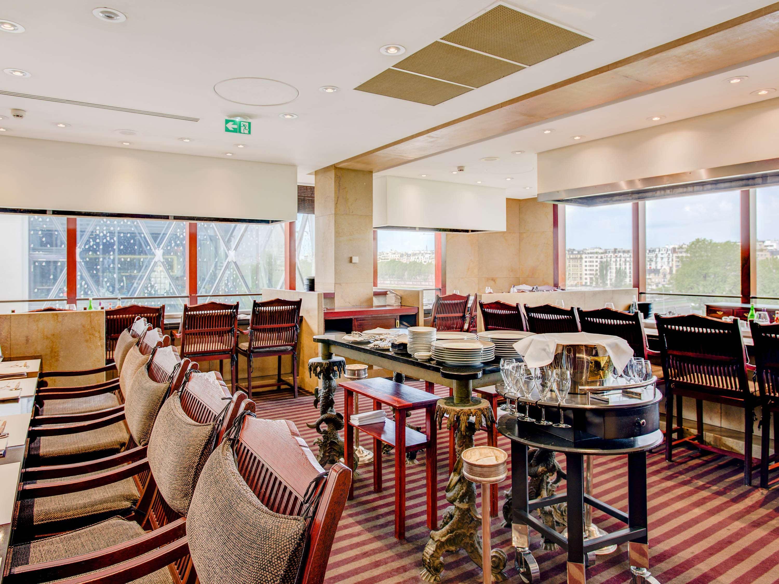 Novotel Centre Tour Eiffel Hotel 4*