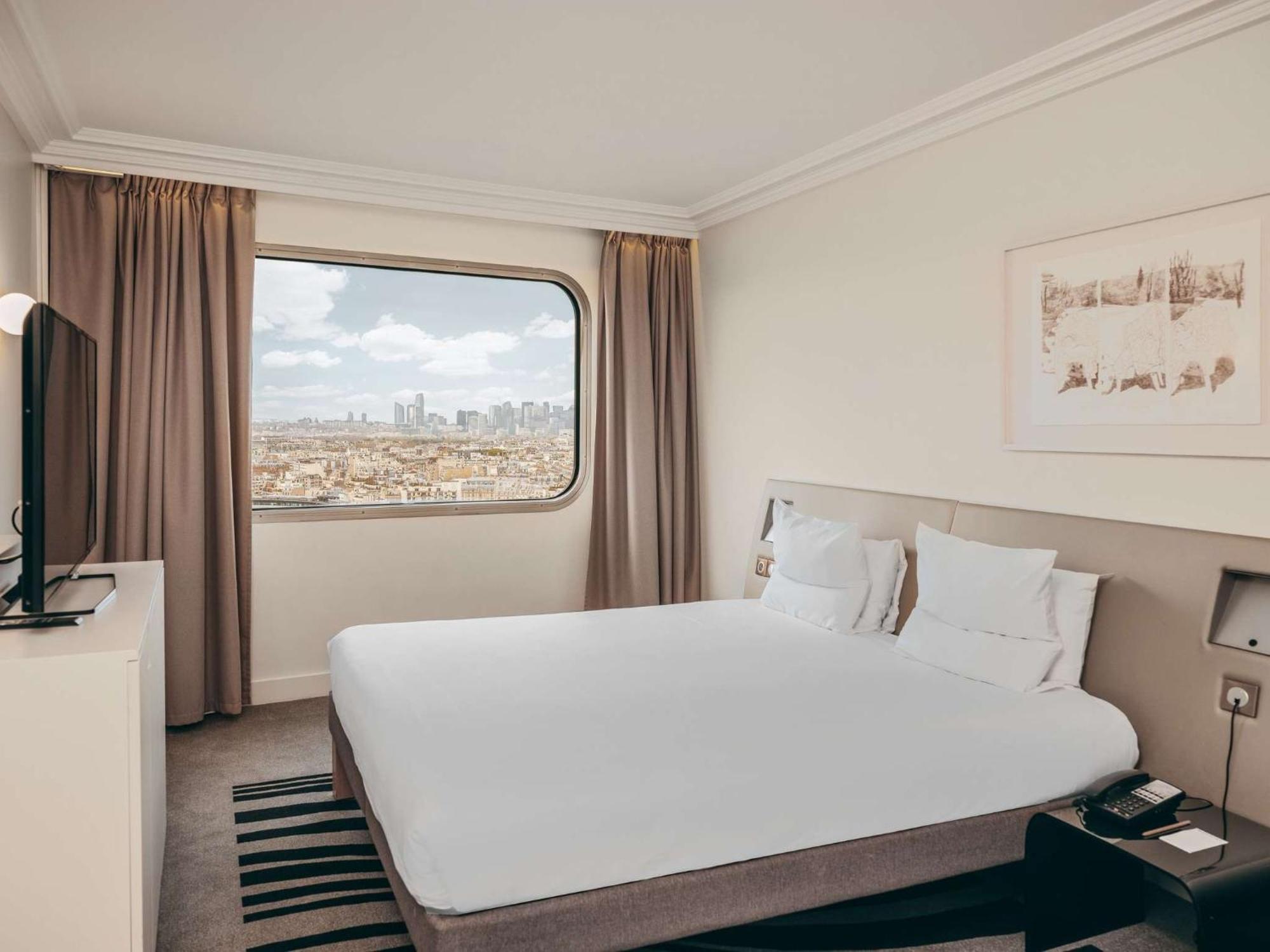 Hotel Novotel Centre Tour Eiffel 4*