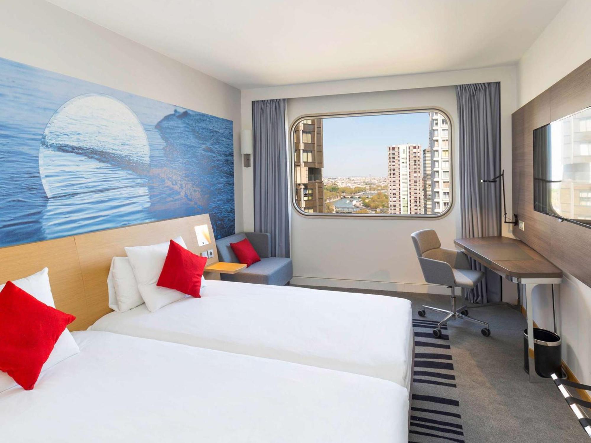 Hotel Novotel Centre Tour Eiffel 4*
