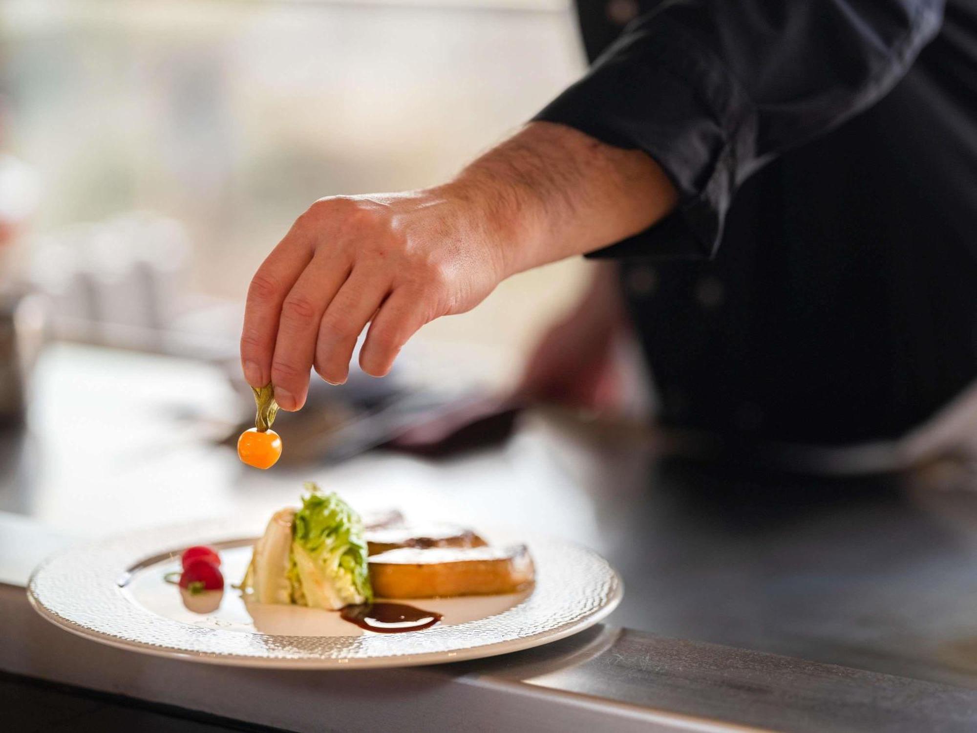 Hotel Novotel Centre Tour Eiffel 4*