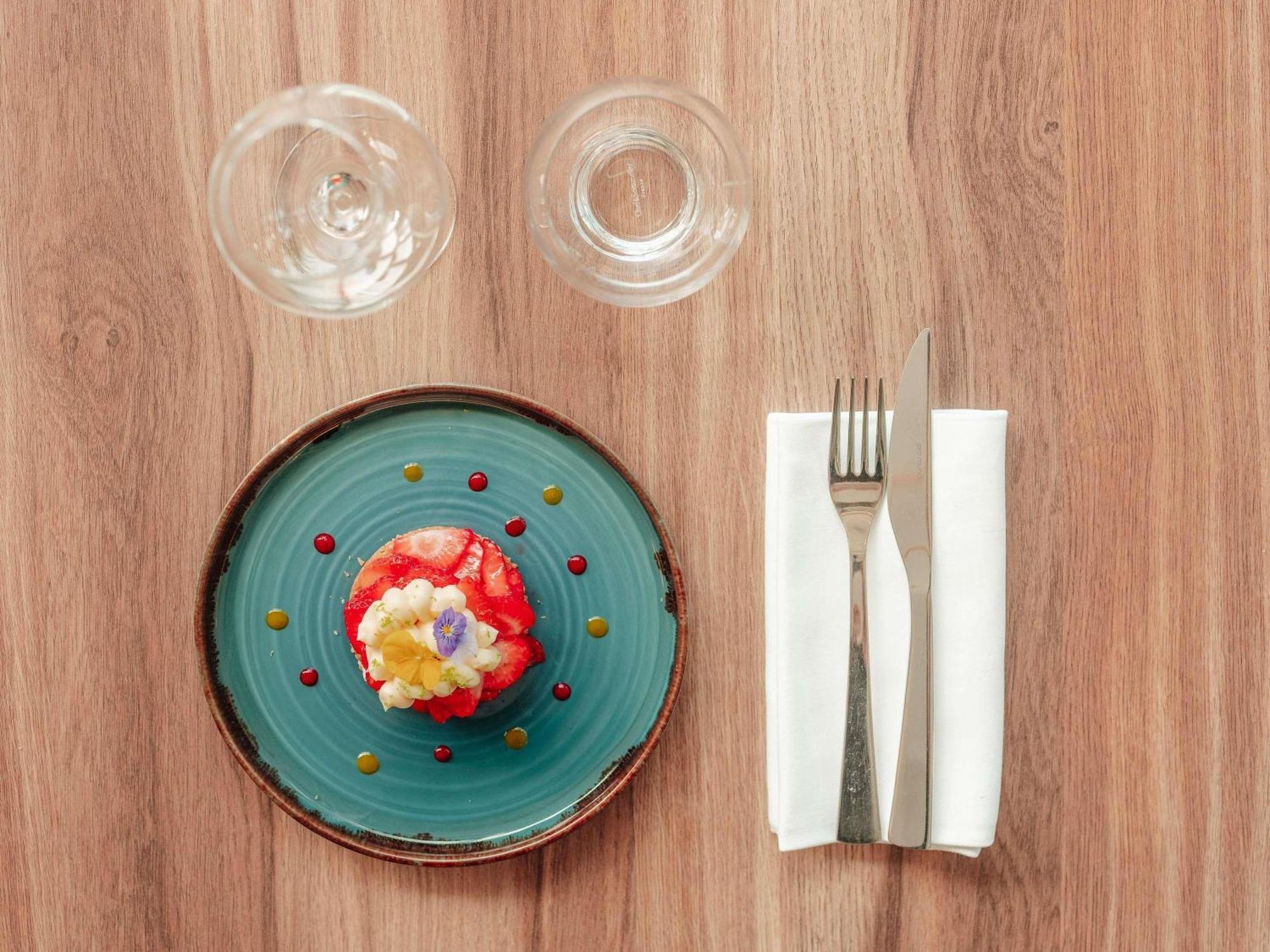 Hotel Novotel Centre Tour Eiffel 4*