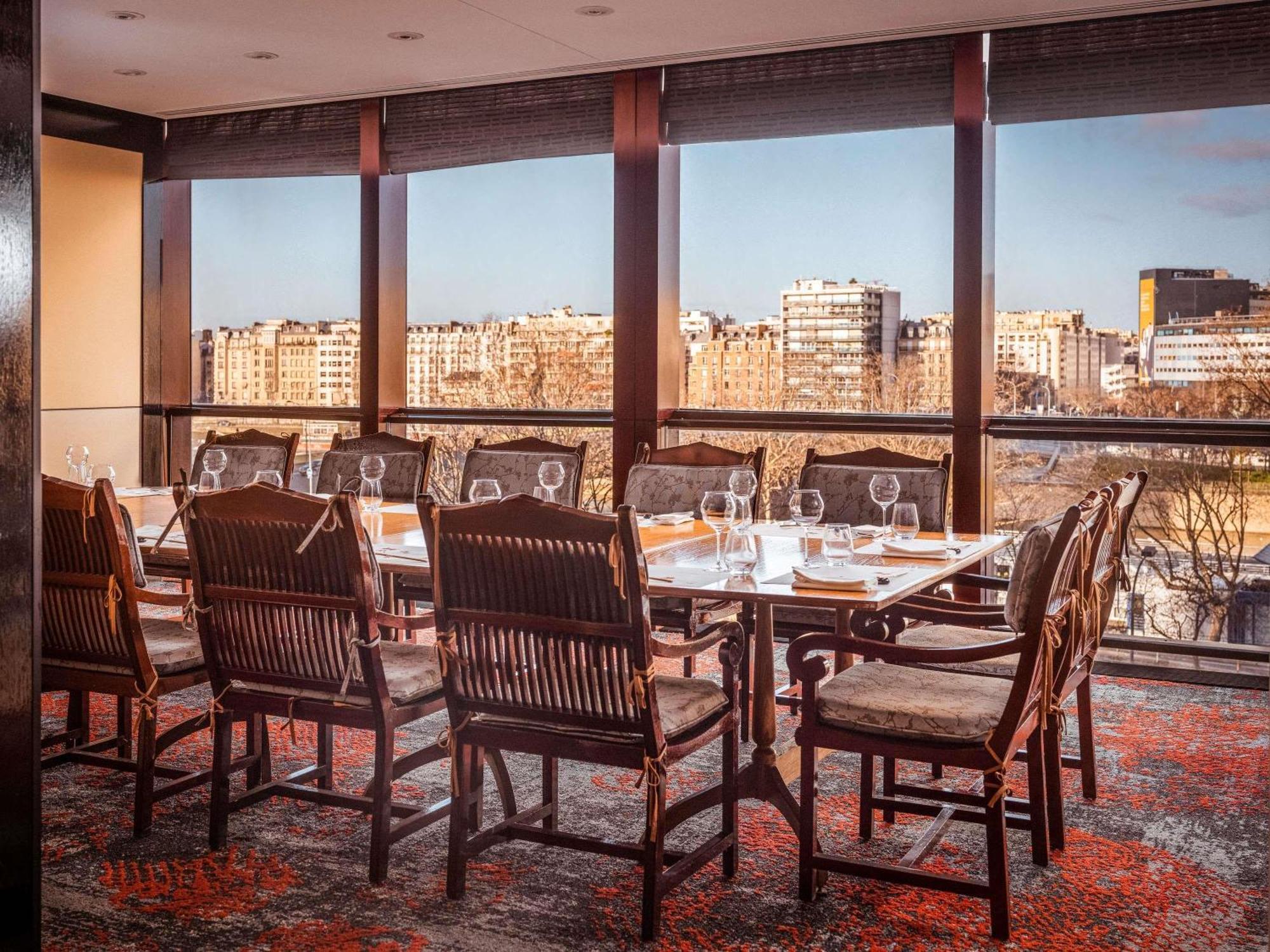 Hotel Novotel Centre Tour Eiffel 4*