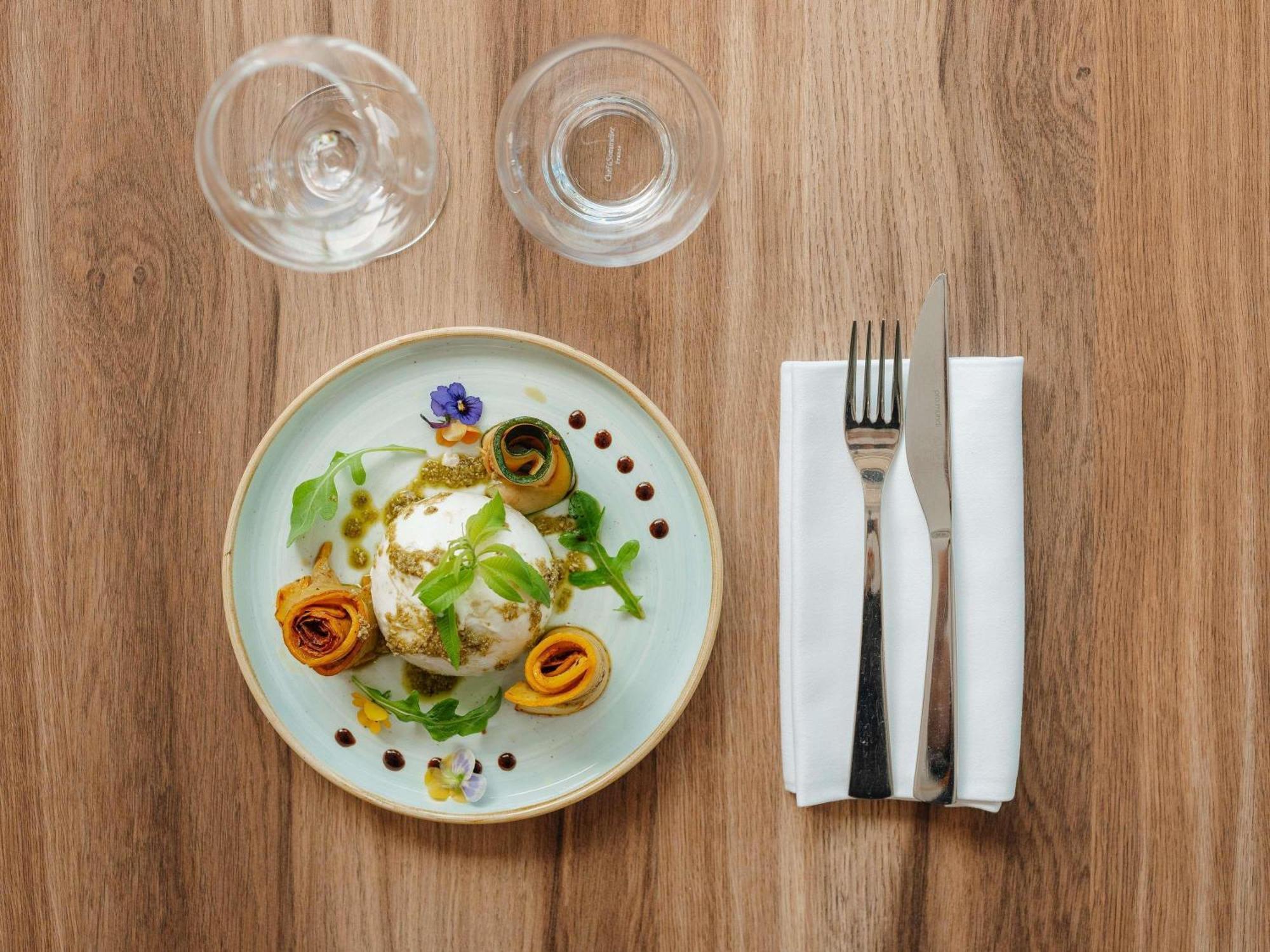 Novotel Centre Tour Eiffel Hotel