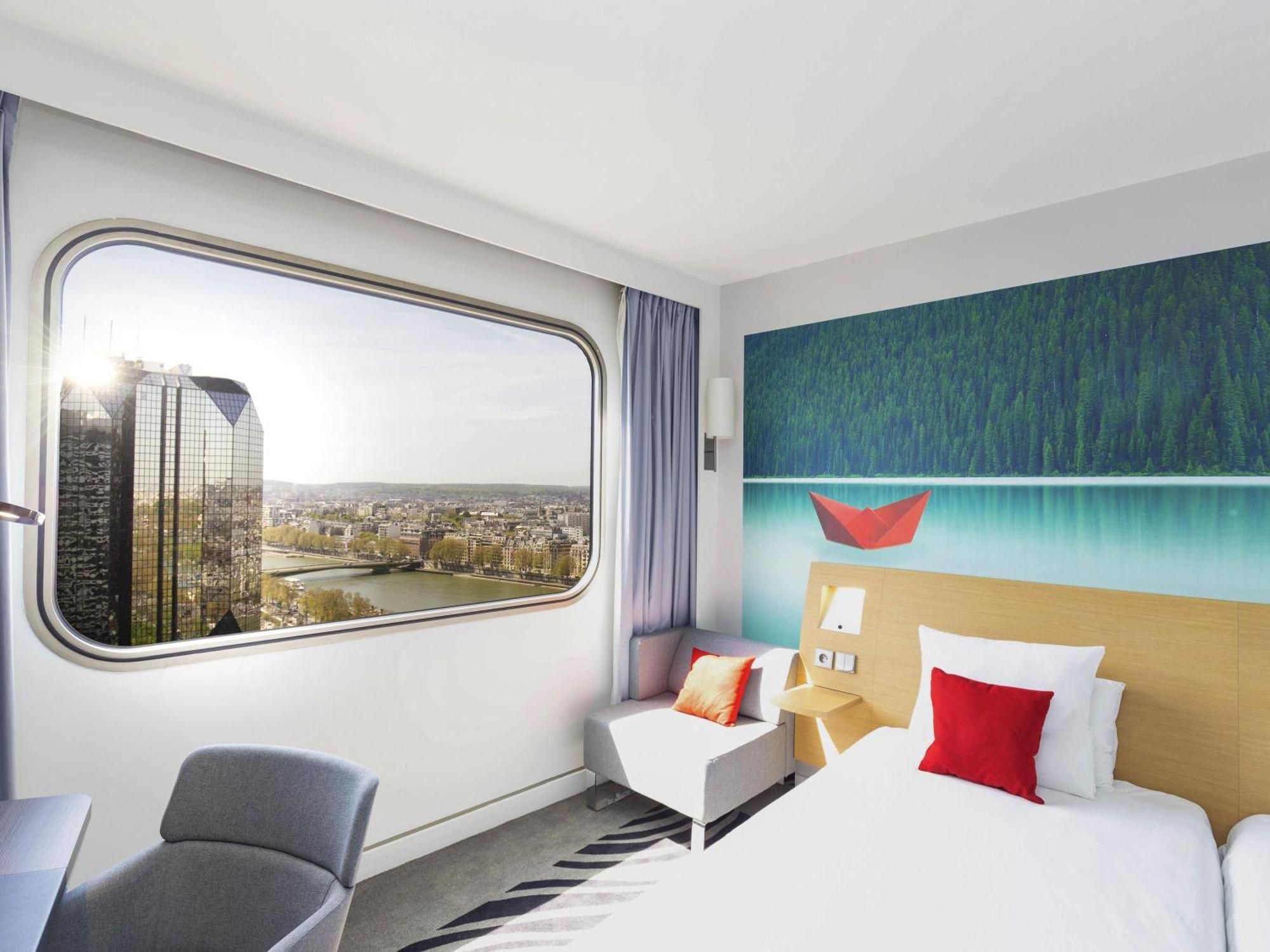 Hotel Novotel Centre Tour Eiffel 4*