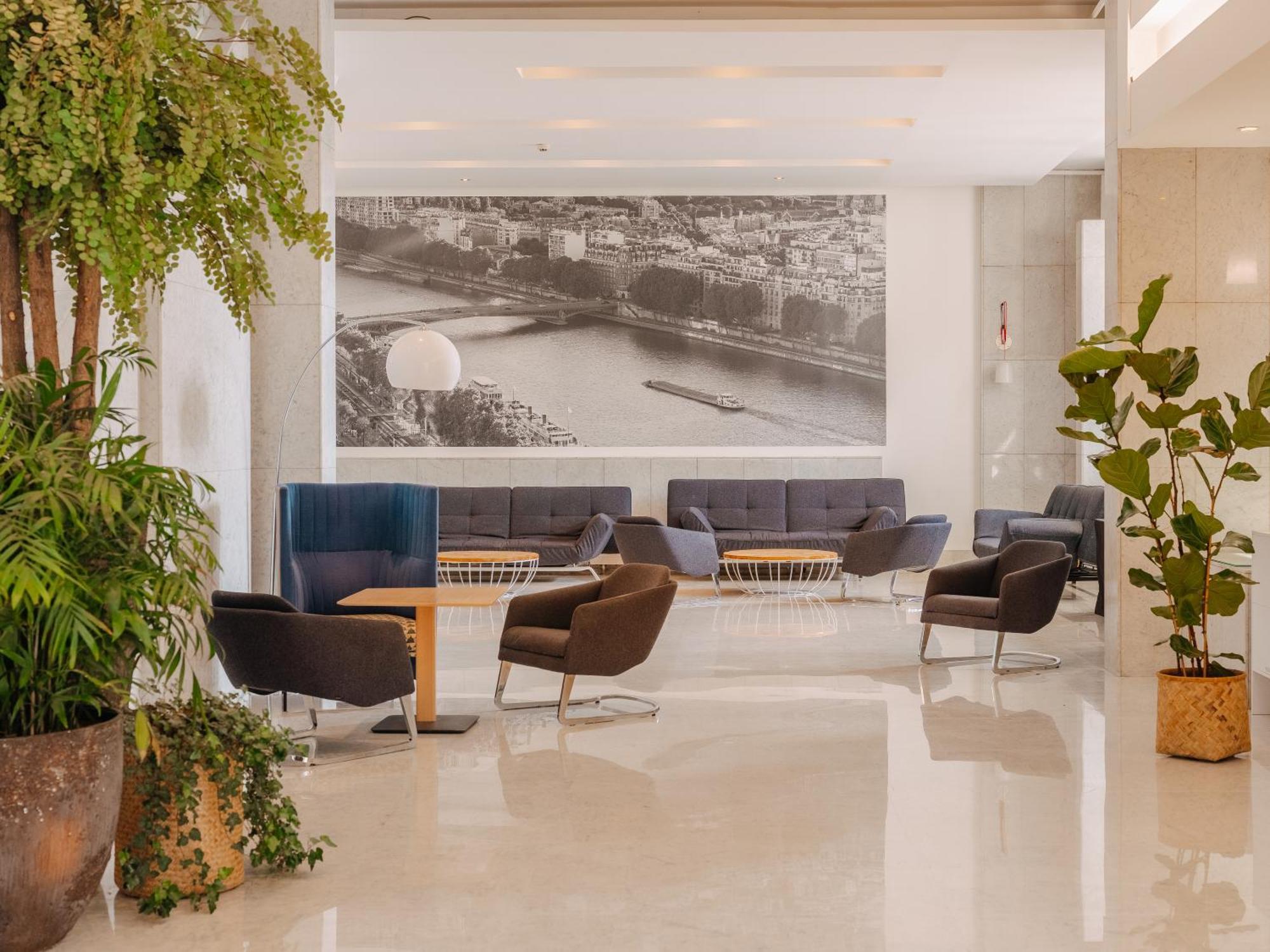 Novotel Centre Tour Eiffel Hotel 4*