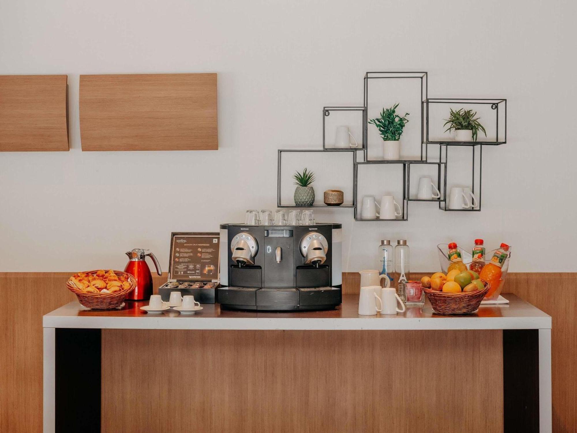 Novotel Centre Tour Eiffel Hotel 4*