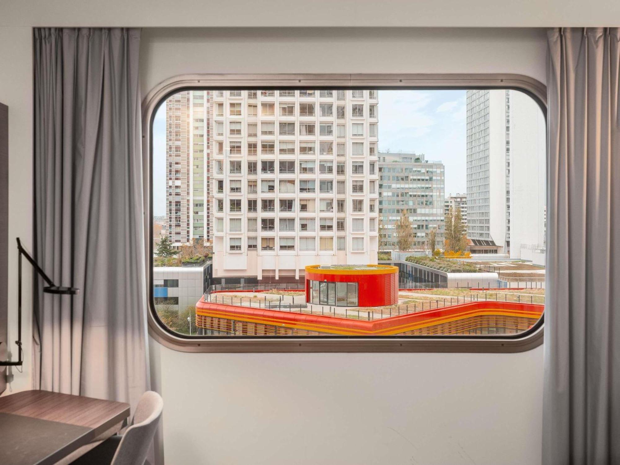 Novotel Centre Tour Eiffel Hotel 4*