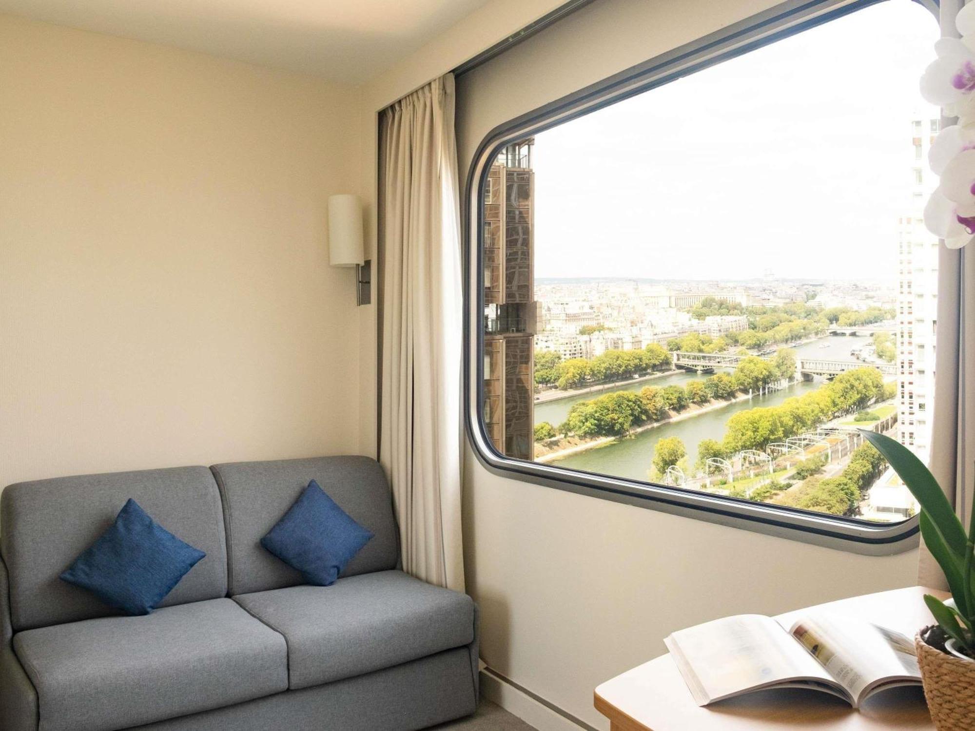 Novotel Centre Tour Eiffel Hotel 4*