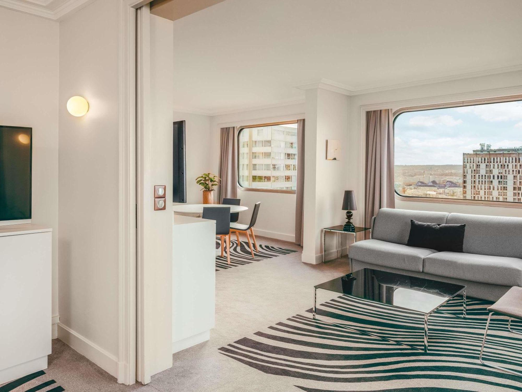 Novotel Centre Tour Eiffel Hotel 4*