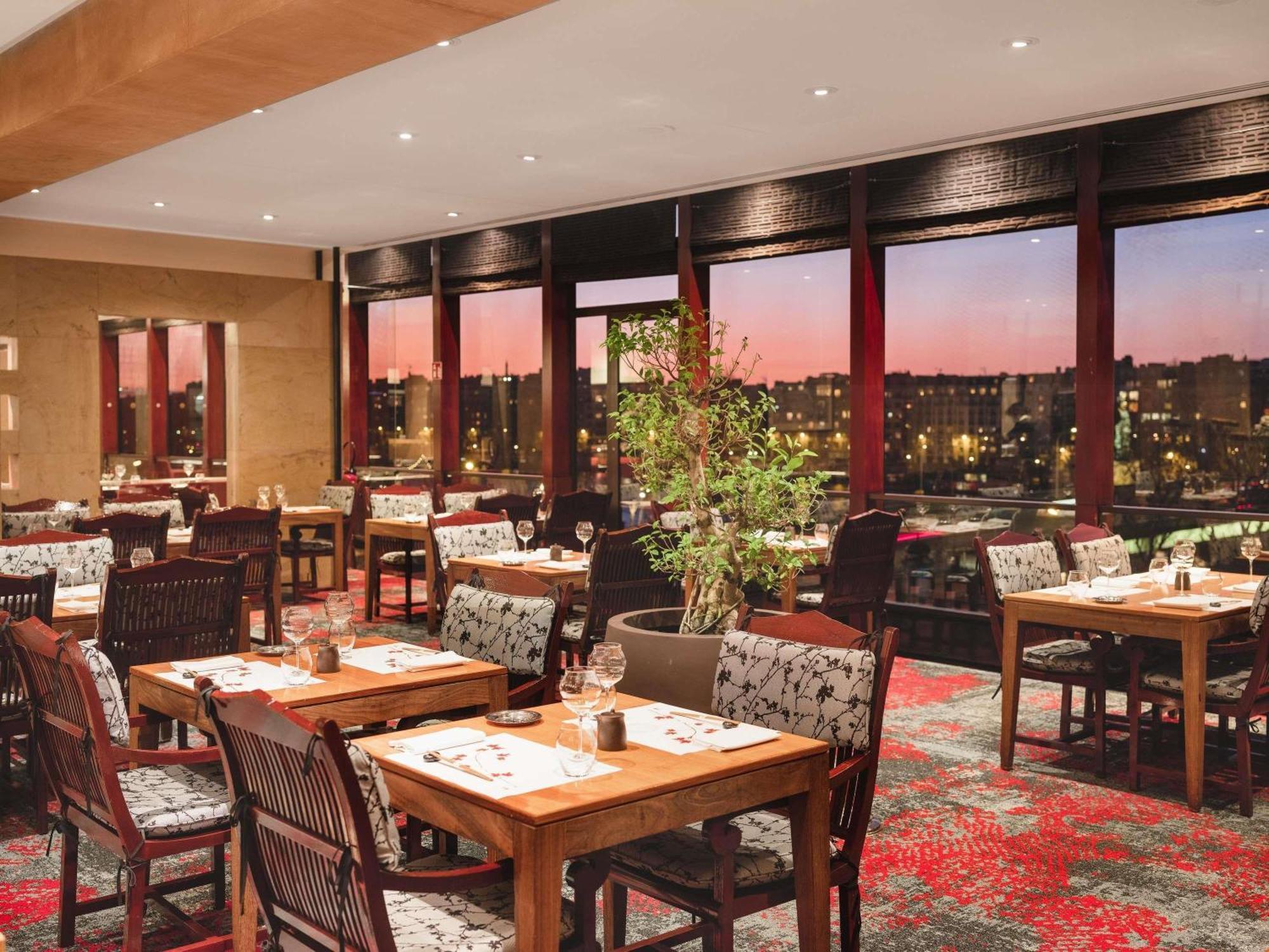 Novotel Centre Tour Eiffel 4* Paris