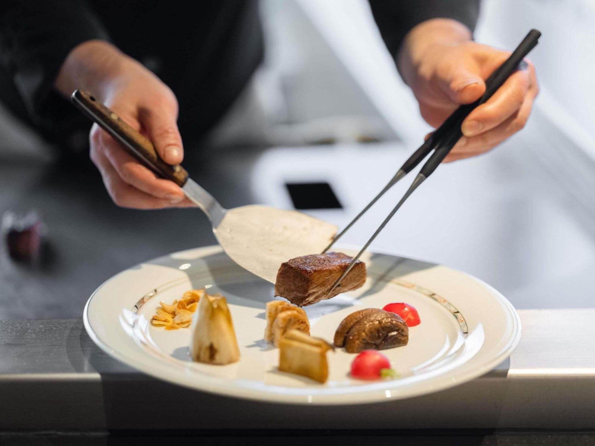 Hotel Novotel Centre Tour Eiffel 4*