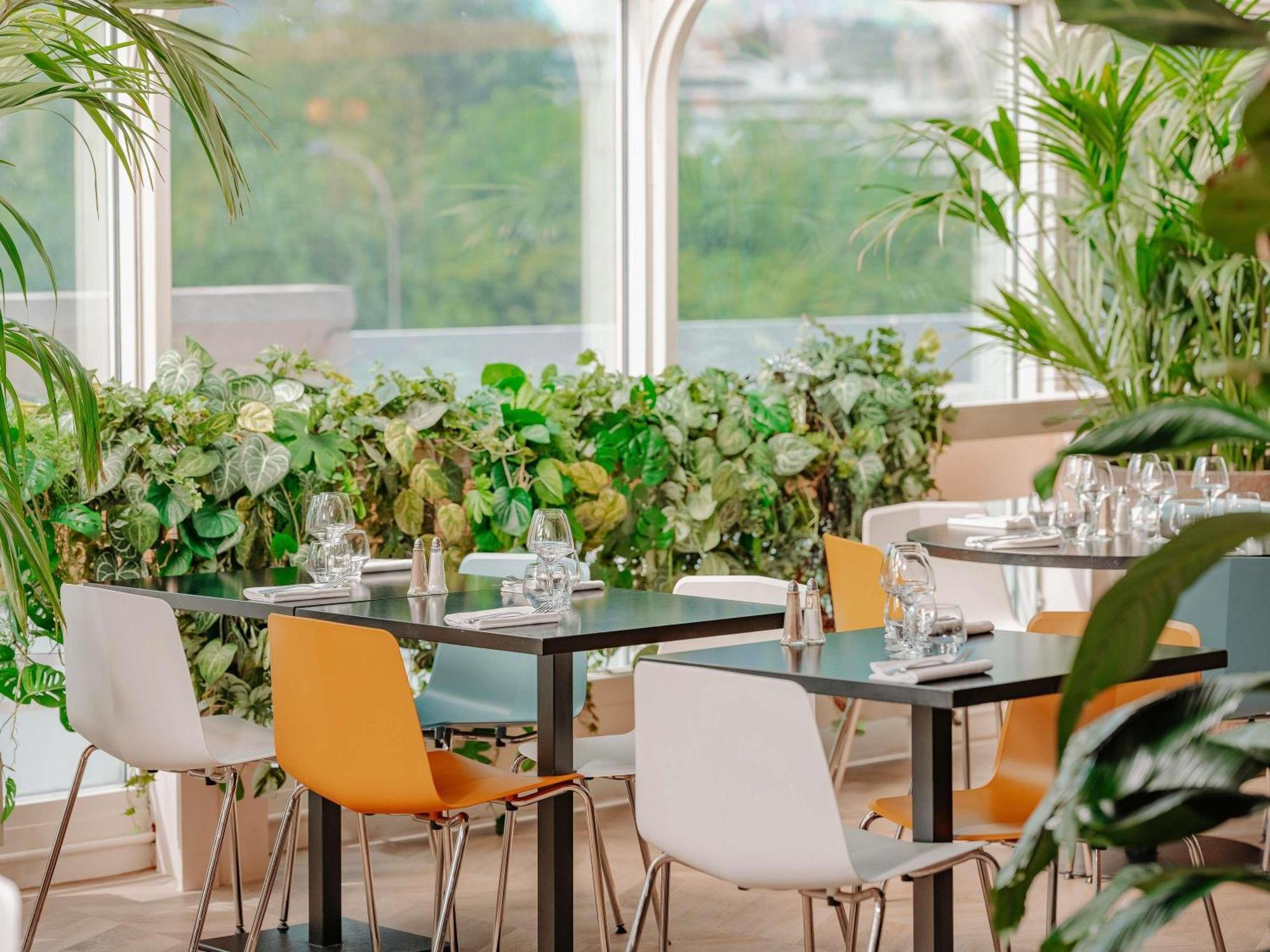 Hotel Novotel Centre Tour Eiffel 4*